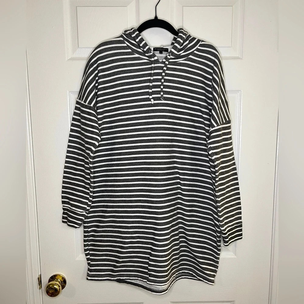 Beyond Yoga 'Live Out Loud' Black/White Striped Hoodie Dress - Women's Large - Picture 2 of 7